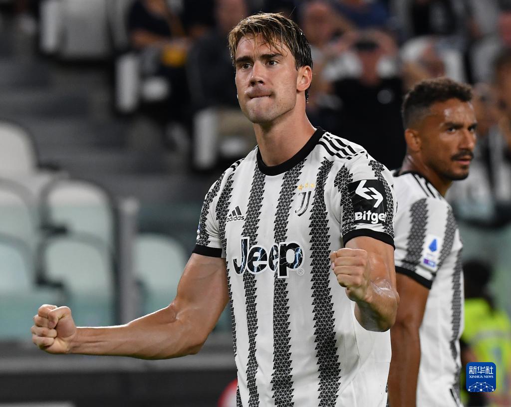 拜仁新战术体系攻守兼备