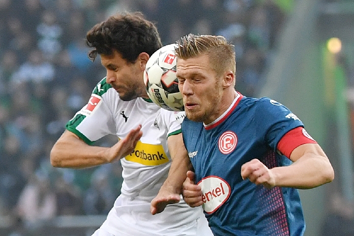 亚冠赛后国安球迷对老将王刚高喊：电梯战神，王刚牛X（亚冠赛后，国安球迷齐呼老将王刚：电梯战神，太猛了）