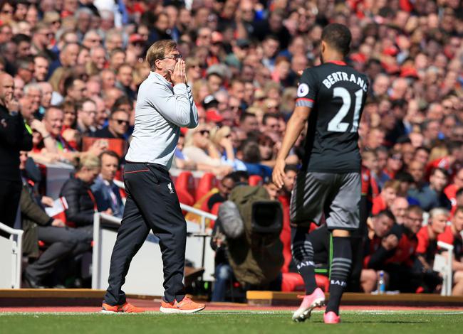 拜仁将创下德甲44轮连续领跑纪录，打破自己1973年创造的纪录（拜仁将以德甲连续44轮占据榜首，刷新1973年队史纪录）