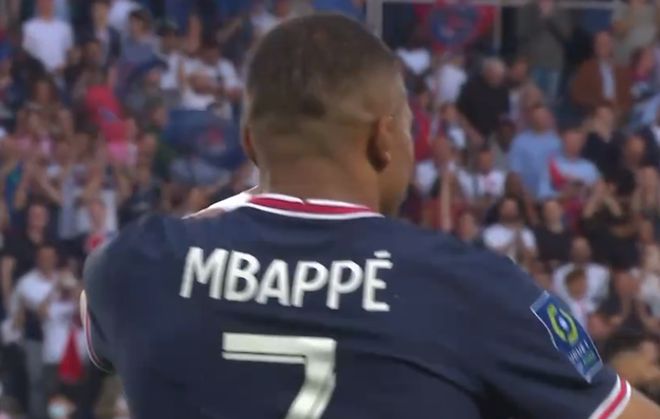 旺仔破门 欧冠切尔西3-0十人巴萨（欧冠：旺仔建功，切尔西3-0完胜十人巴萨）