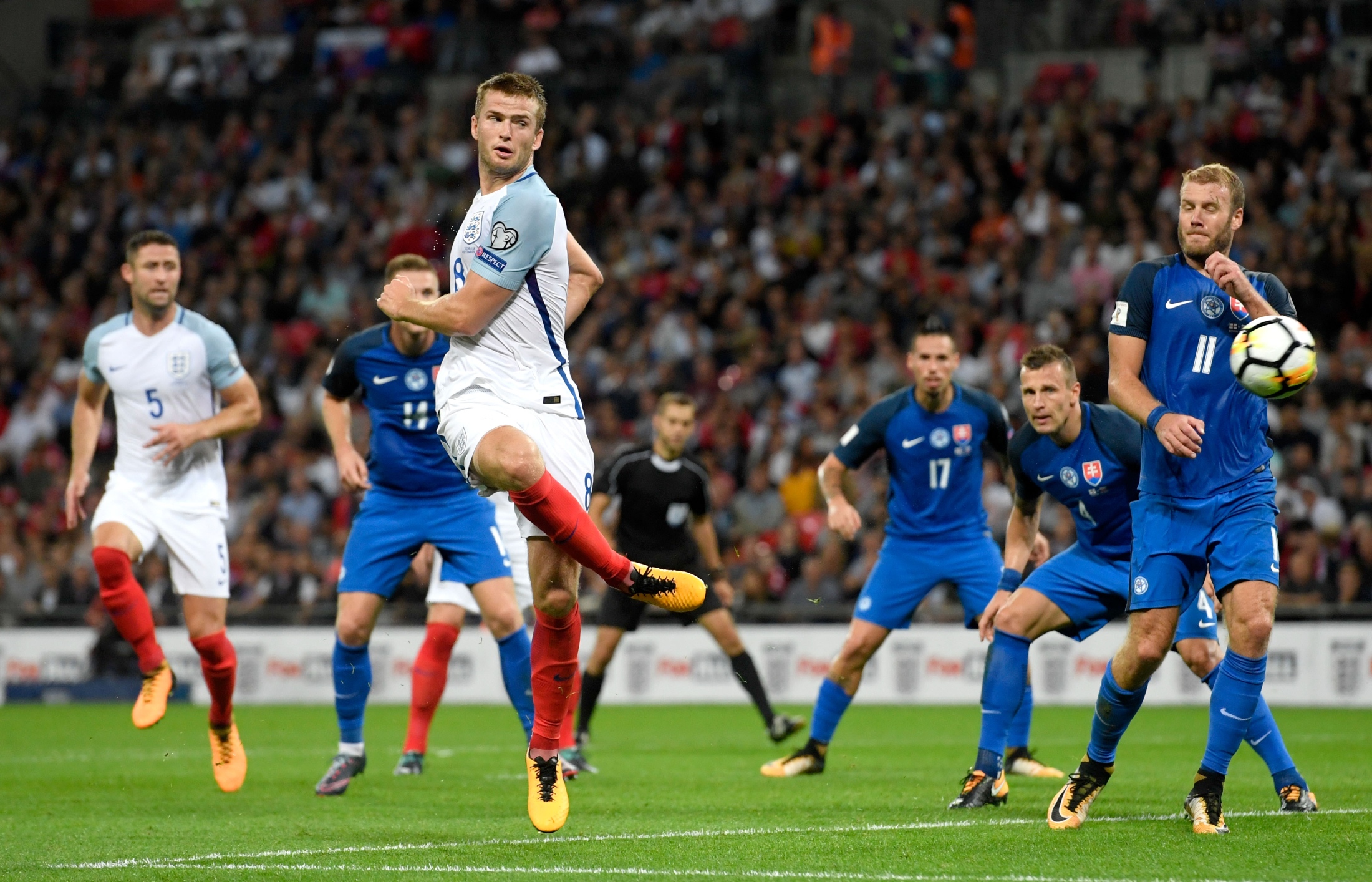 罗马诺：托纳利没有完全伤愈，无法出战意大利vs挪威的比赛（罗马诺称托纳利伤势未愈，将缺席意大利对阵挪威之战）