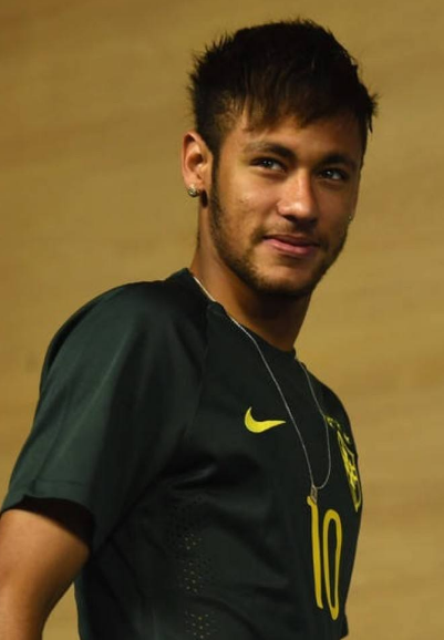 英媒预测：哈兰德30岁可超希勒成第一人 终局英超389球（英媒：哈兰德30岁有望超越希勒登顶，英超生涯或定格389球）