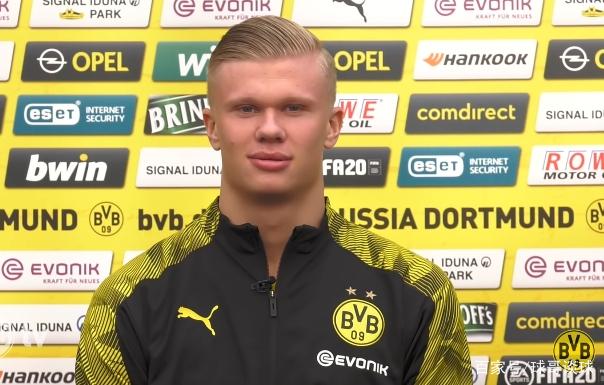 申花3-1津门虎连续两年屈居亚军，李嗣镕首秀即破门，吴曦点射